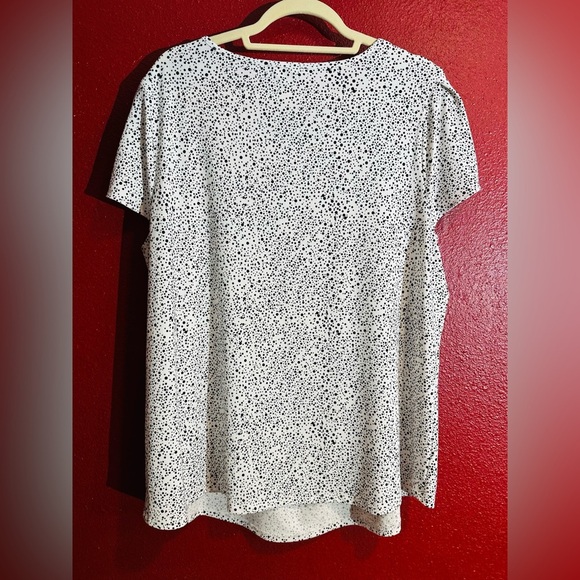Adrianna Pappel 2X Top Stretch Knit White Black Dot Pleated Round Neck SS Blouse - Picture 2 of 8